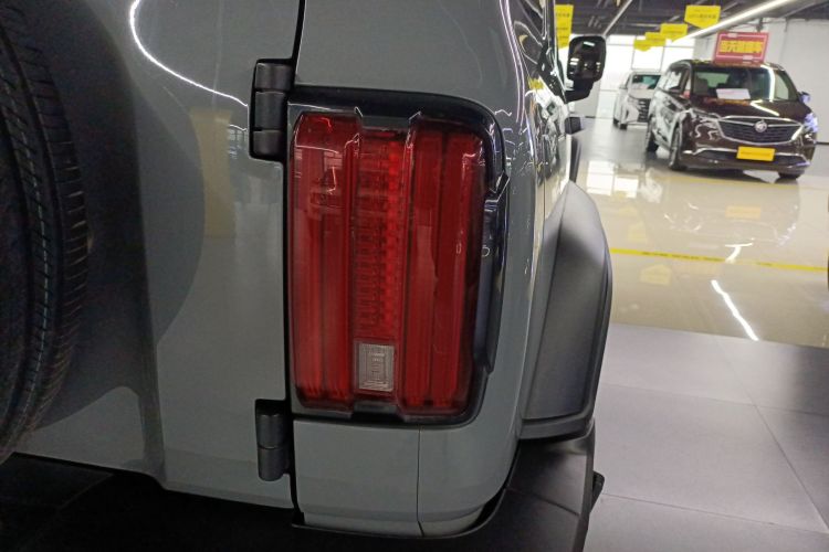 坦克300 2021款 越野版 2.0T 征服者车身外观9