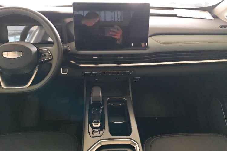 吉利汽车 豪越L 2024款 2.0T DCT尊贵型中控内饰16