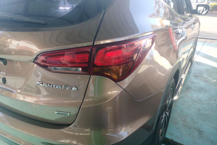 现代 胜达 2017款 2.0T 自动四驱智能型 7座车身外观9