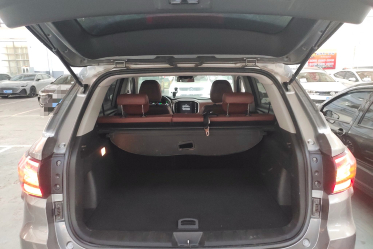 中华V6 2018款 1.5T 自动尊贵型局部细节23