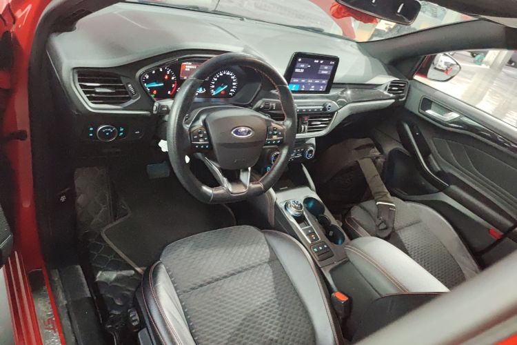 福特 福克斯 2020款 三厢 EcoBoost 180 自动ST Line中控内饰12