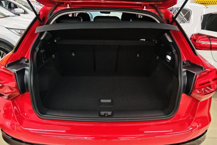 奥迪Q2L 2018款 35 TFSI 上市专享版 国V机舱底盘23