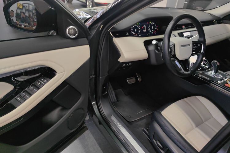 路虎 揽胜极光 2021款 极光L 249PS R-Dynamic First edition 首发版中控内饰7003