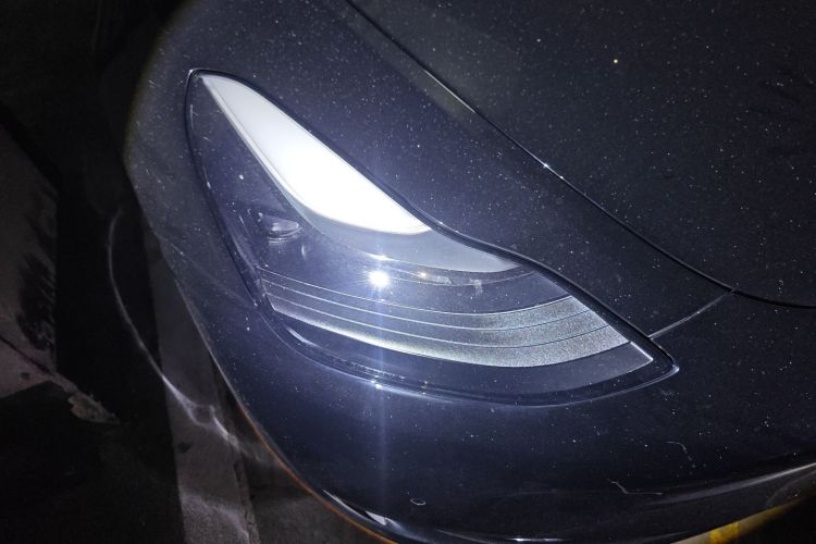 特斯拉 Model Y 2022款 后轮驱动版车身外观8