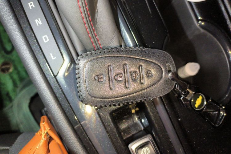 雪佛兰 探界者 2022款 轻混 550T RS 四驱智能捍界版中控内饰11