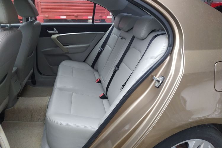 吉利汽车 帝豪 2014款 三厢 1.5L 手动精英型中控内饰21