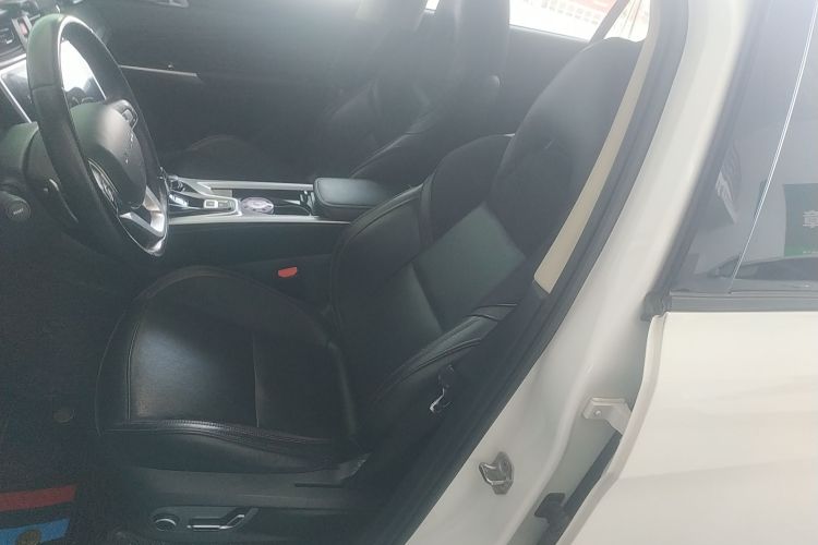 领克01 2017款 2.0T 四驱劲Pro版中控内饰19