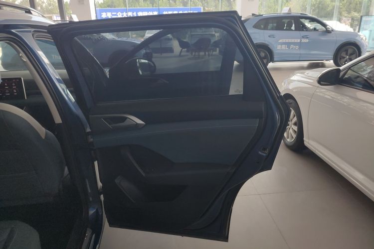 大众 途岳 2023款 330TSI 四驱月尊版中控内饰7006