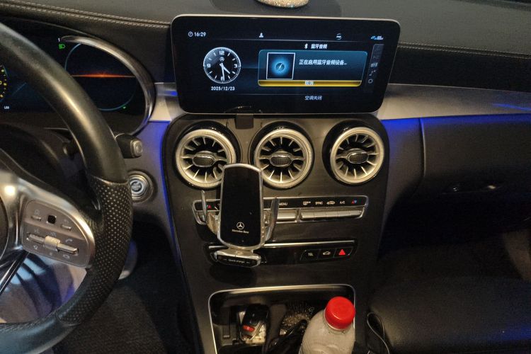 奔驰C级 2019款 改款 C 260 L 运动版中控内饰16