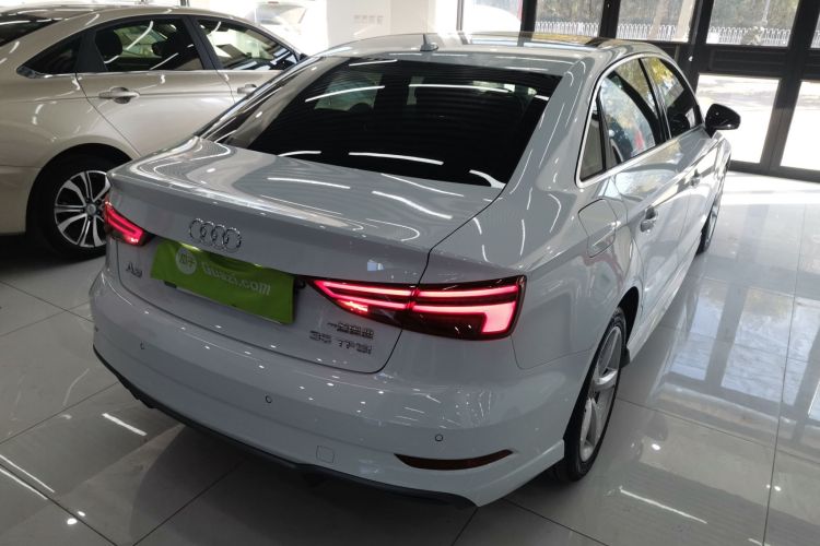 奥迪A3 2018款 30周年年型 Limousine 35 TFSI 时尚型车身外观7