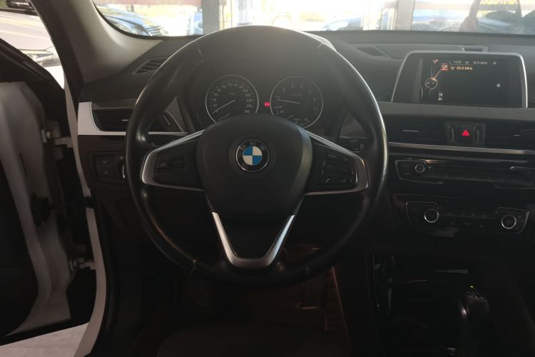 宝马X1 2018款 xDrive20Li 尊享型中控内饰13