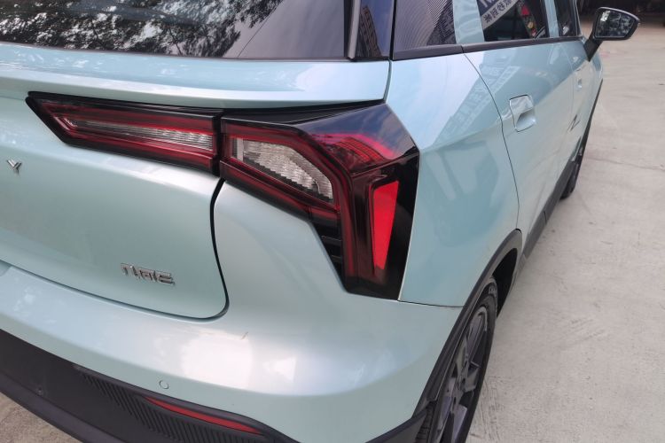 吉利几何E萤火虫 2023款 401KM 玲珑虎 5座车身外观9