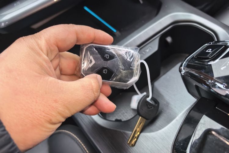 凯翼昆仑 2023款 昆仑 300 天际版中控内饰11