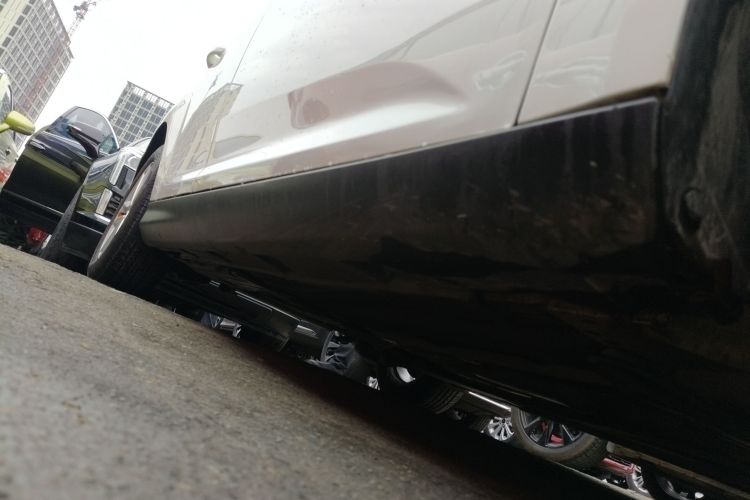 福特 福克斯 2018款 两厢经典 1.6L 自动风尚型智行版局部细节9001