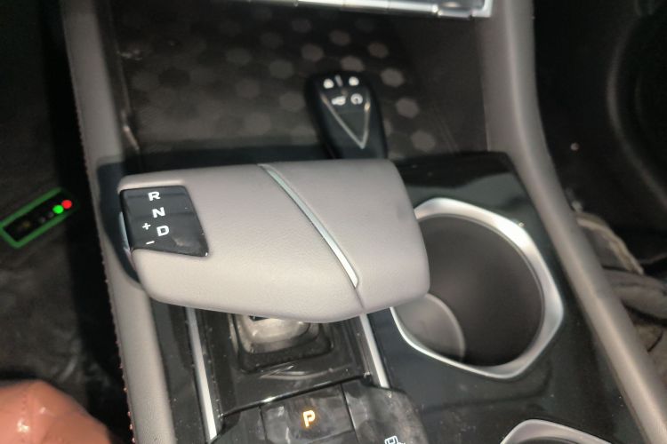 长安 逸动 2025款 PLUS 1.4T 双离合高能版中控内饰18