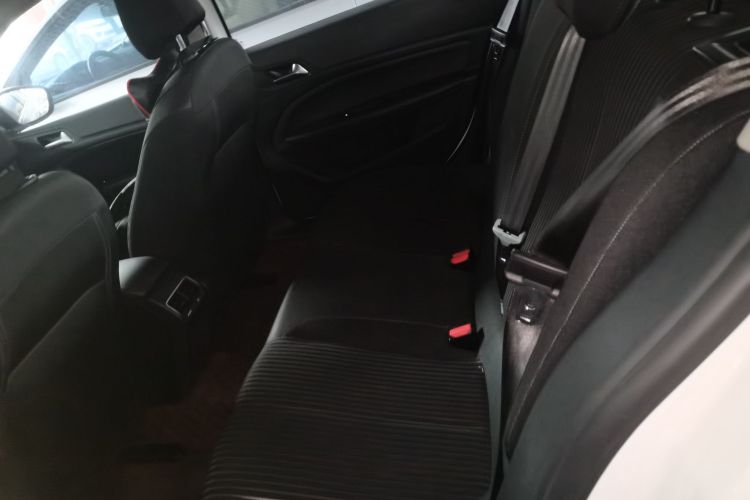 标致408 2018款 改款 350THP 自动豪华版中控内饰7004