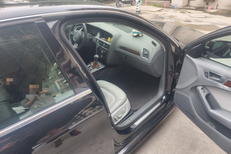 奥迪A4L 2013款 35 TFSI 自动舒适型局部细节9005