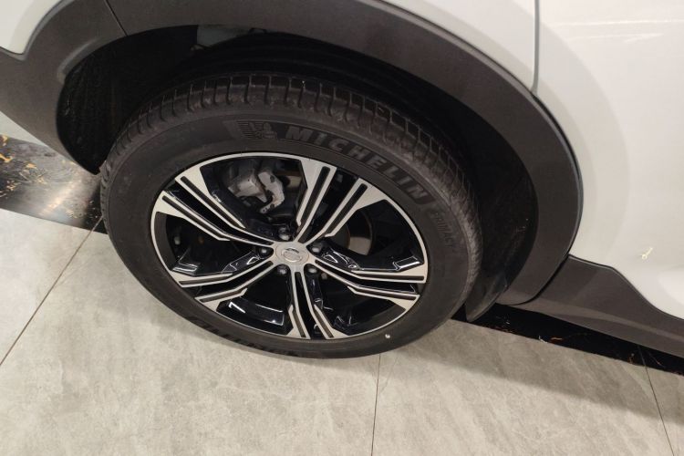 沃尔沃XC40 2022款 T4 四驱智远豪华版车身外观6008