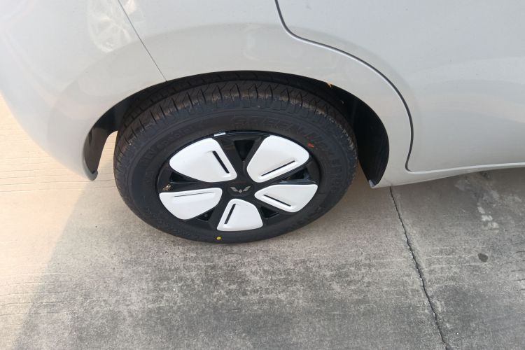 五菱汽车 宏光MINIEV 2025款 四门版 进阶款车身外观6008