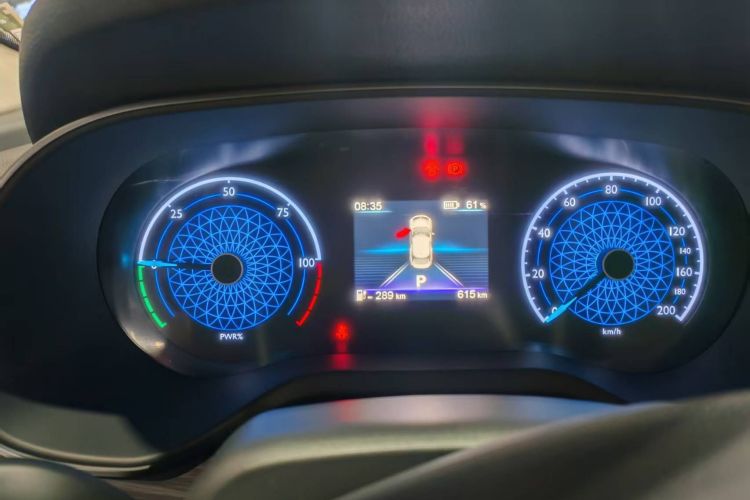 红旗E-QM5 2025款 500km 出行版局部细节14