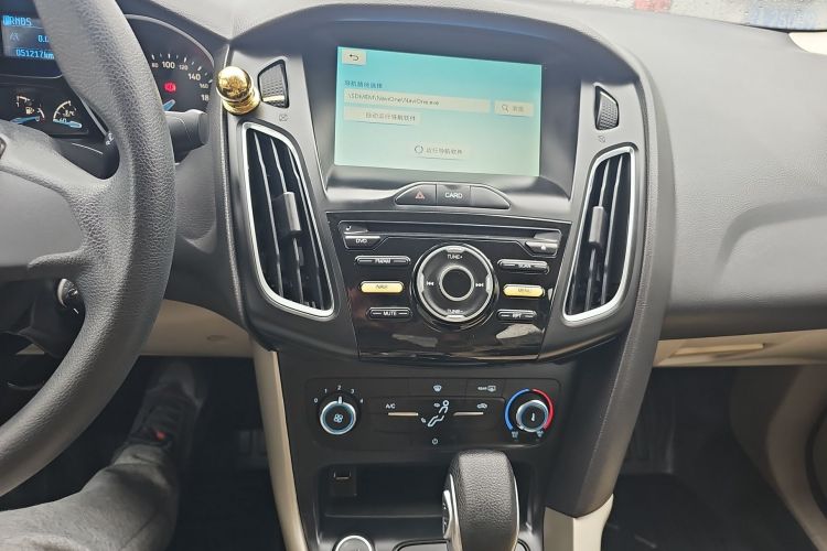 福特 福克斯 2018款 三厢经典 1.6L 自动舒适型智行版局部细节16