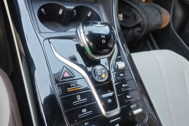 比亚迪 秦PLUS 2024款 荣耀版 DM-i 55KM领先型局部细节18