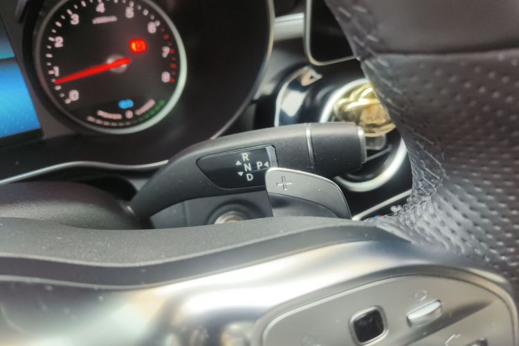 奔驰C级 2019款 C 260 运动版 4MATIC局部细节18