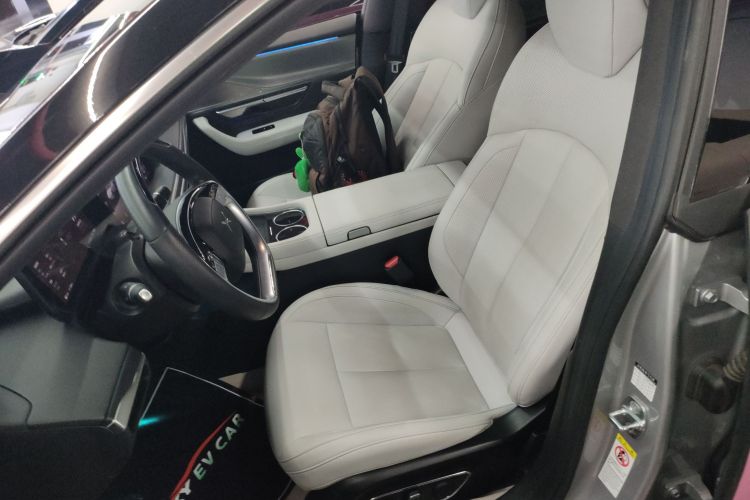 小鹏P7 2023款 P7i 702 Pro中控内饰19