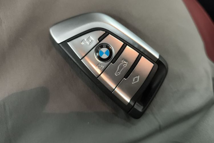 宝马X5 2022款 改款 xDrive 30Li 尊享型M运动套装中控内饰11