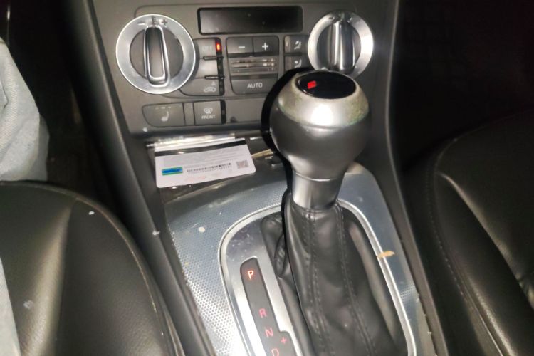 奥迪Q3 2015款 35 TFSI 舒适型中控内饰18