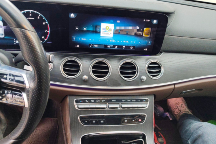 奔驰E级 2021款 改款 E 300 L 运动时尚型中控内饰16