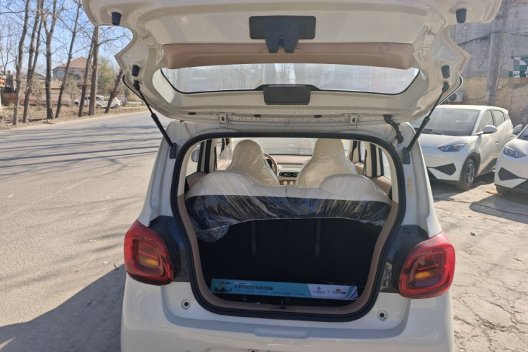 五菱汽车 宏光MINIEV 2025款 四门版 进阶款机舱底盘23