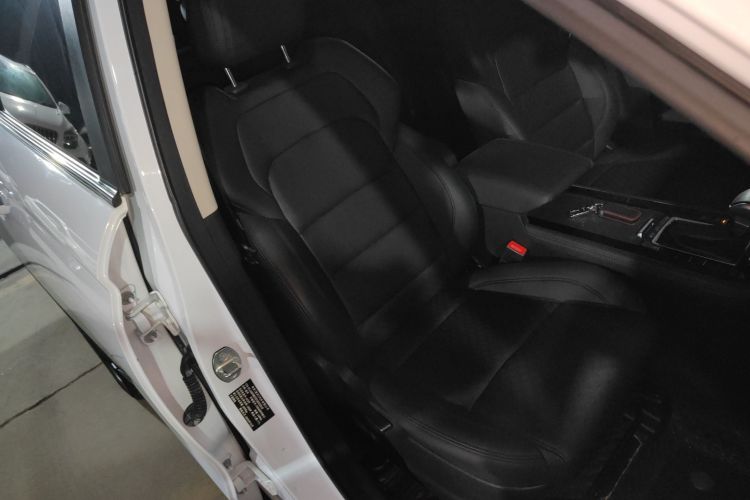 中国重汽VGV VGV U70 2020款 1.5T 自动智享豪华版 7座局部细节41