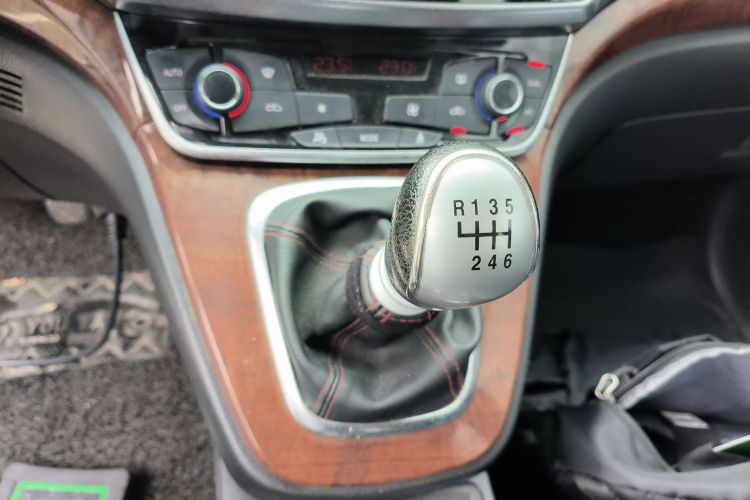 哈弗H6 2017款 红标 运动版 1.5T 手动两驱精英型中控内饰18