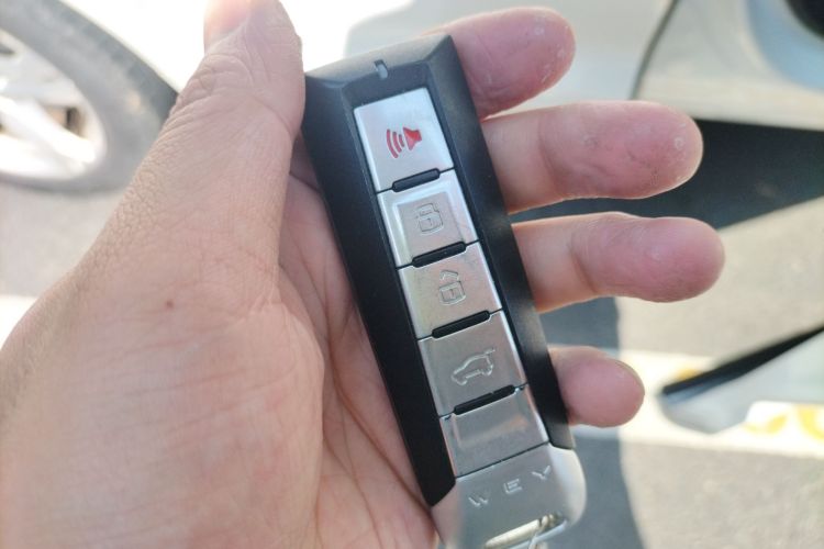 魏牌 VV5 2019款 1.5T 两驱颜先锋中控内饰7001