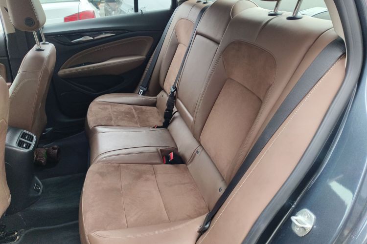 别克 君威 2019款 20T 精英型 国VI中控内饰21