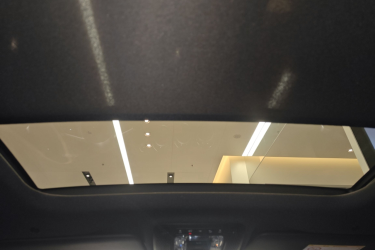 奔驰A级 2023款 A 200 L 动感型中控内饰22