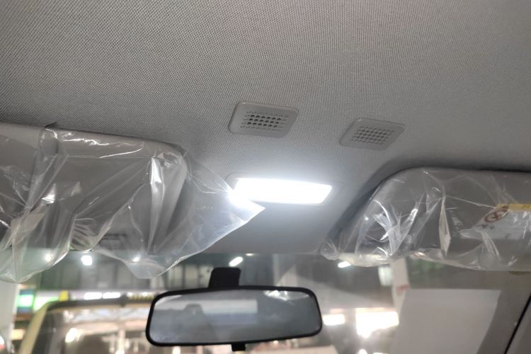 吉利银河 2025款 210km 熊猫骑士中控内饰22