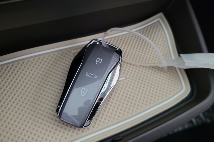 江淮钇为 钇为3 2024款 挚爱版 330km Air中控内饰11