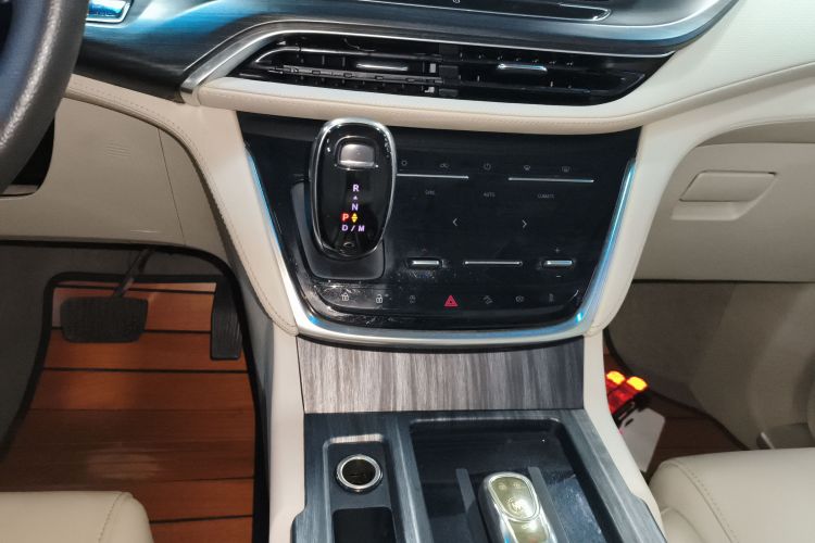 别克GL8 2022款 ES陆尊 653T 舒适型中控内饰18