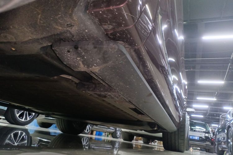 鸿蒙智行 问界M8 2025款 增程 Ultra版 53.4kWh 5座版局部细节9002