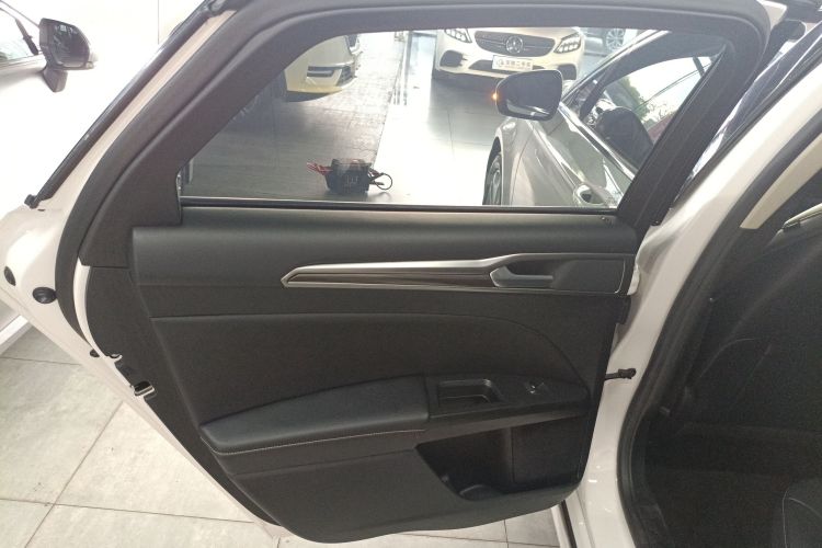 福特 蒙迪欧 2020款 EcoBoost 180 时尚型中控内饰7008