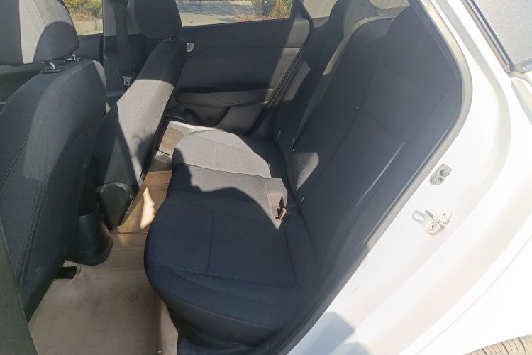 现代 悦纳 2016款 1.4L 手动炫酷版GLS中控内饰7004