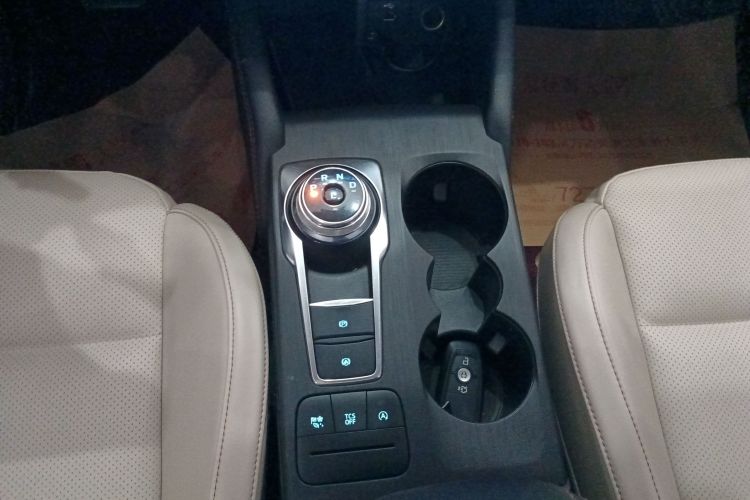 福特 福克斯 2021款 三厢 EcoBoost 180 自动锋潮型中控内饰18