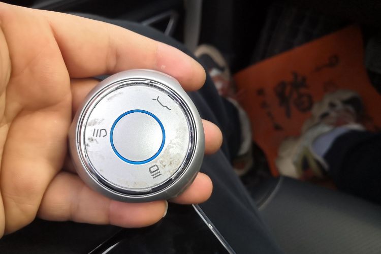 哪吒汽车 哪吒U 2021款 Pro 500 环球版中控内饰7001