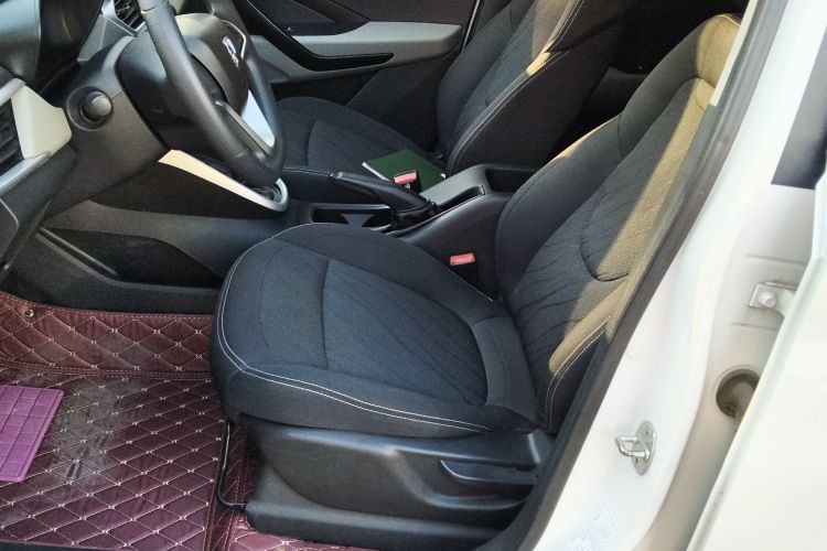 宝骏510 2019款 1.5L 手动劲享型77kW 国VI中控内饰19