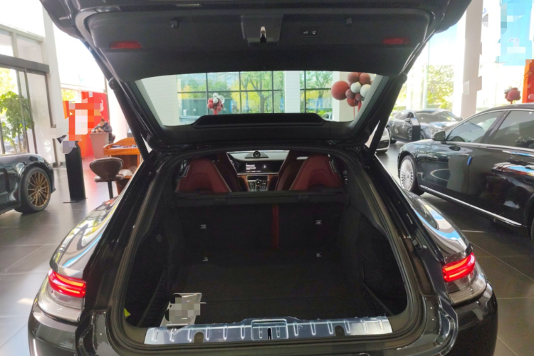 保时捷 2023款 Panamera 2.9T机舱底盘23