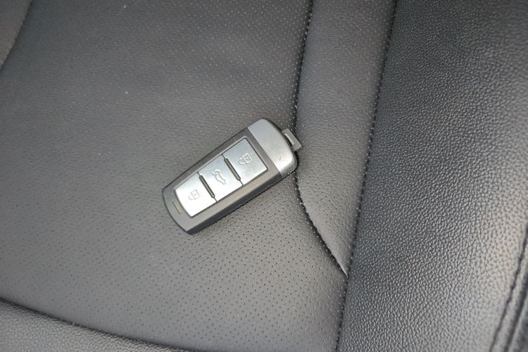 众泰T600 2016款 1.5T 手动旗舰型中控内饰11