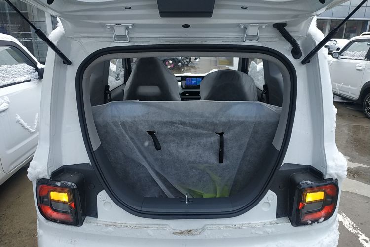 吉利银河 2024款 熊猫mini 200km 耐力熊机舱底盘23