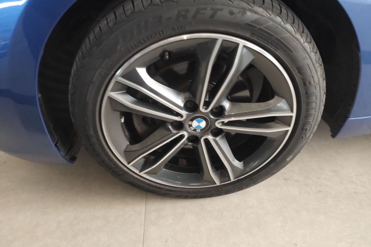 宝马1系 2019款 118i 时尚型车身外观35